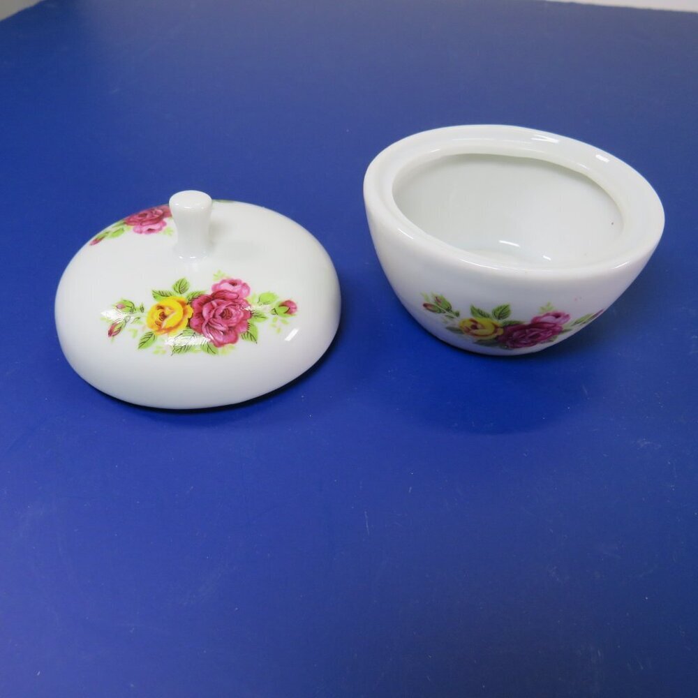 White w Roses Porcelain Trinket Dish with Lid - Picture 6 of 11
